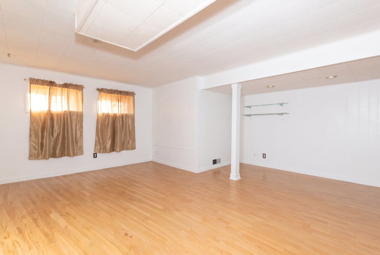 Salle familiale — 11 Rue Paul-VI, Châteauguay