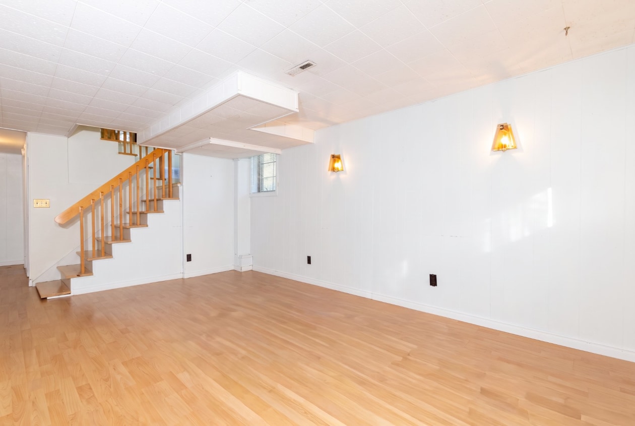 Salle familiale — 11 Rue Paul-VI, Châteauguay