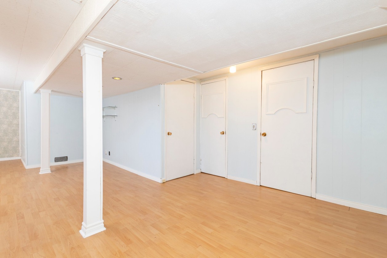 Salle familiale — 11 Rue Paul-VI, Châteauguay