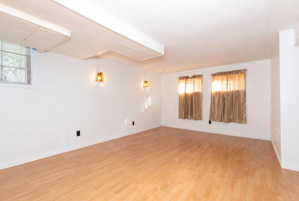 Salle familiale — 11 Rue Paul-VI, Châteauguay