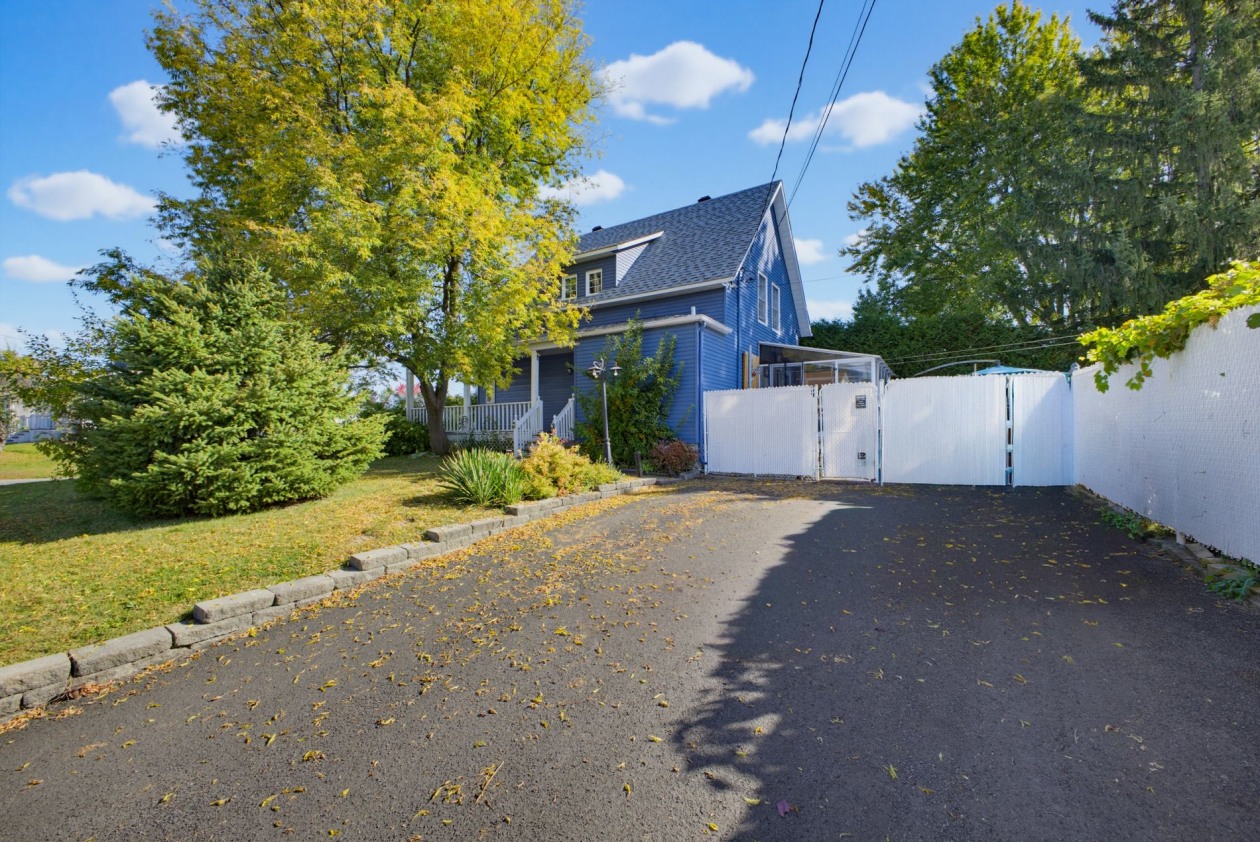 Façade — 600 Av. des Colombes, Saint-Jérôme