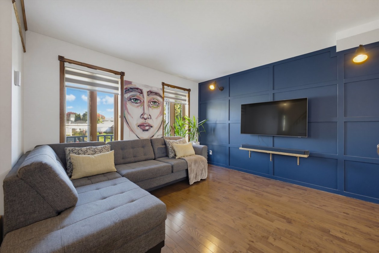 Salon — 600 Av. des Colombes, Saint-Jérôme