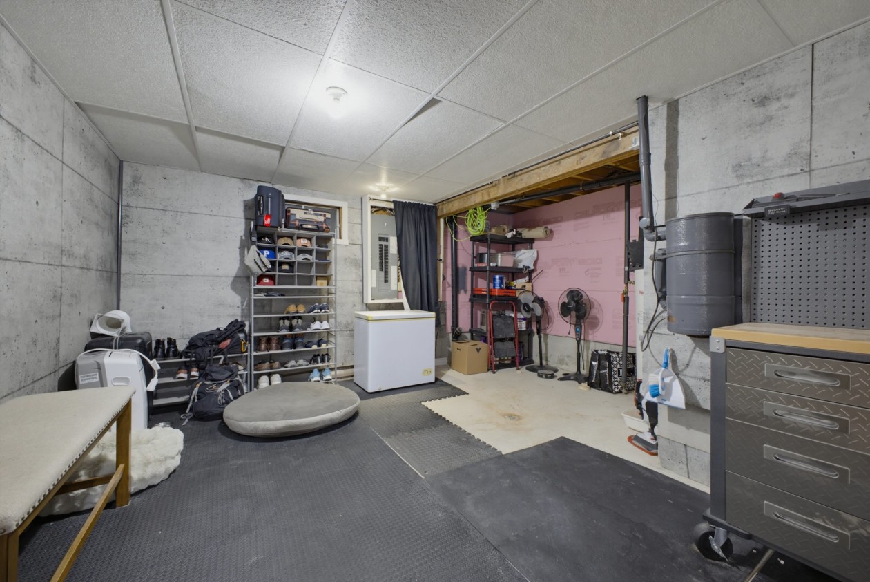 Rangement — 600 Av. des Colombes, Saint-Jérôme