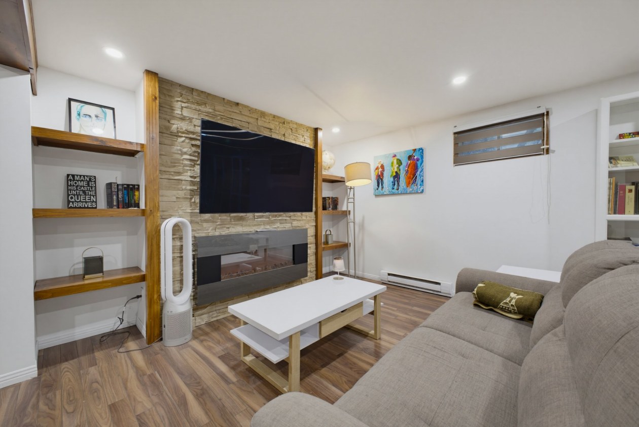Salle familiale — 600 Av. des Colombes, Saint-Jérôme