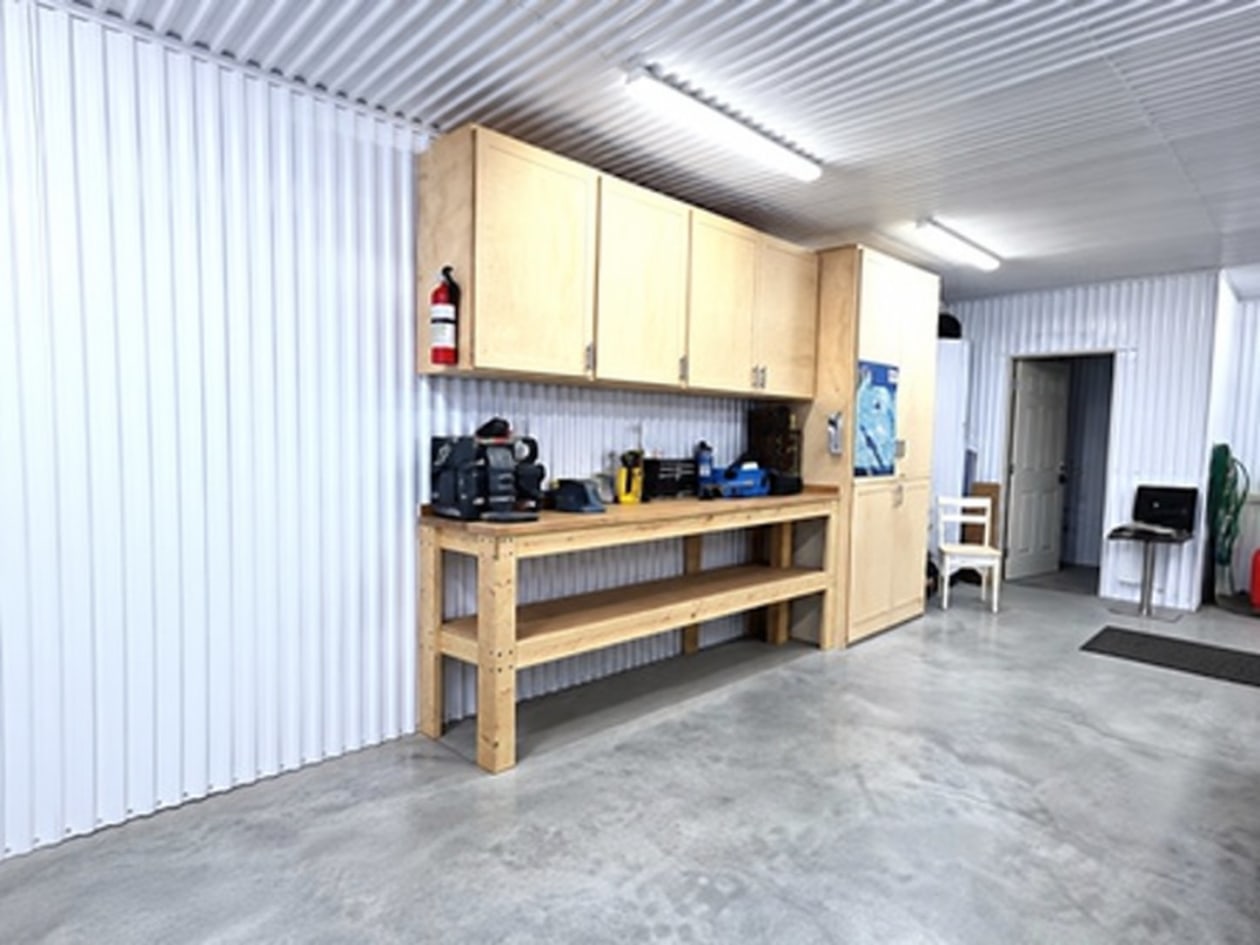 Garage — 1600 Ch. Goloka, Saint-Honoré