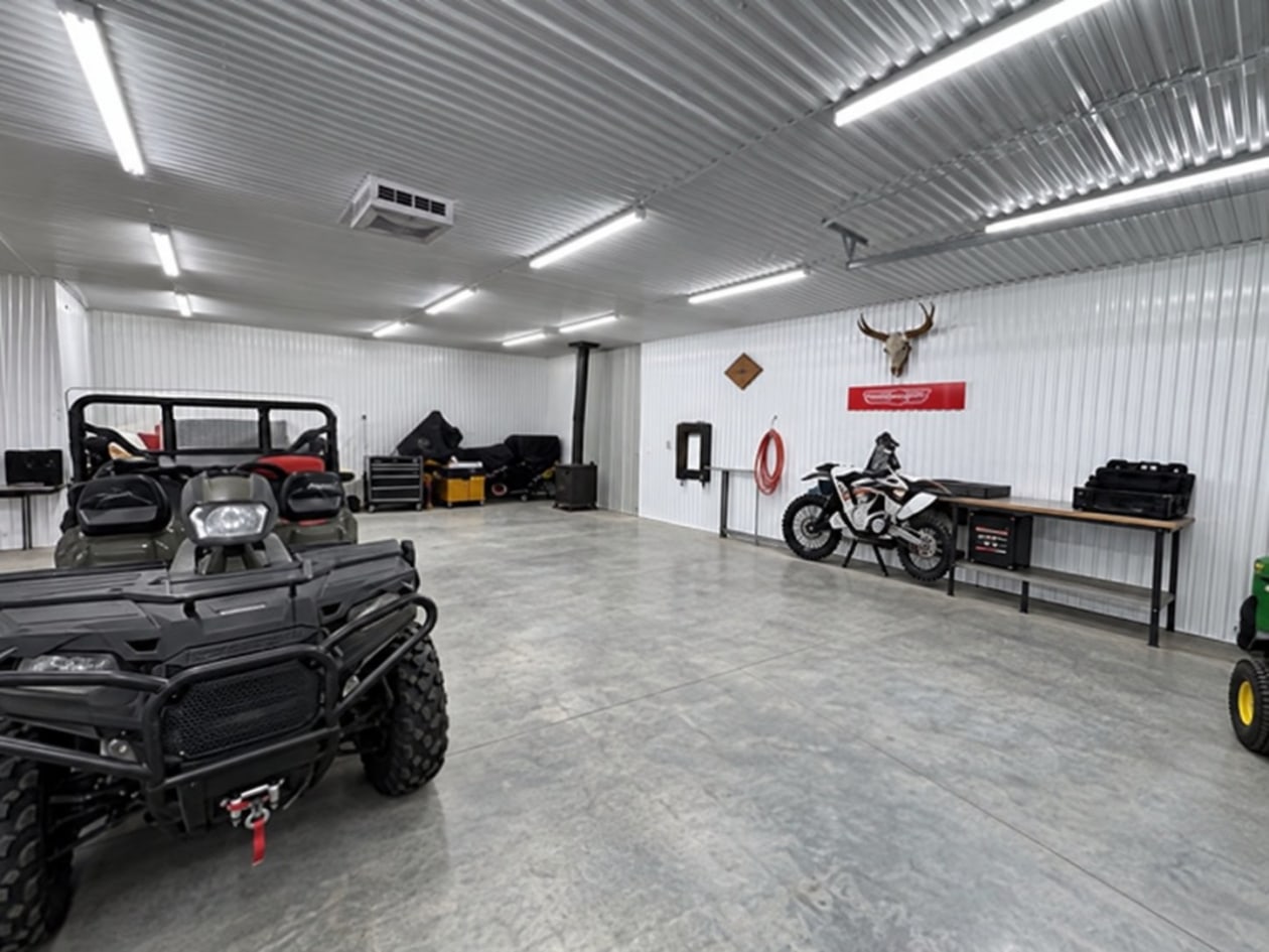 Garage — 1600 Ch. Goloka, Saint-Honoré
