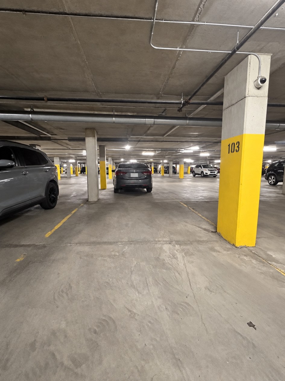 Garage — 1431 Av De La Gare, Mascouche