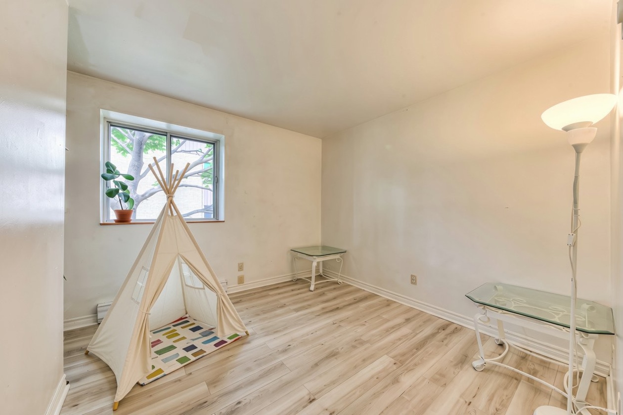 Bedroom — 2475 Av. Aumont, Brossard