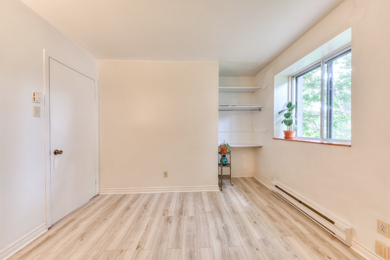 Bedroom — 2475 Av. Aumont, Brossard