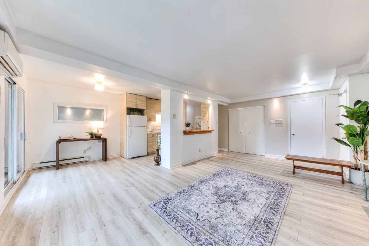 Family room — 2475 Av. Aumont, Brossard