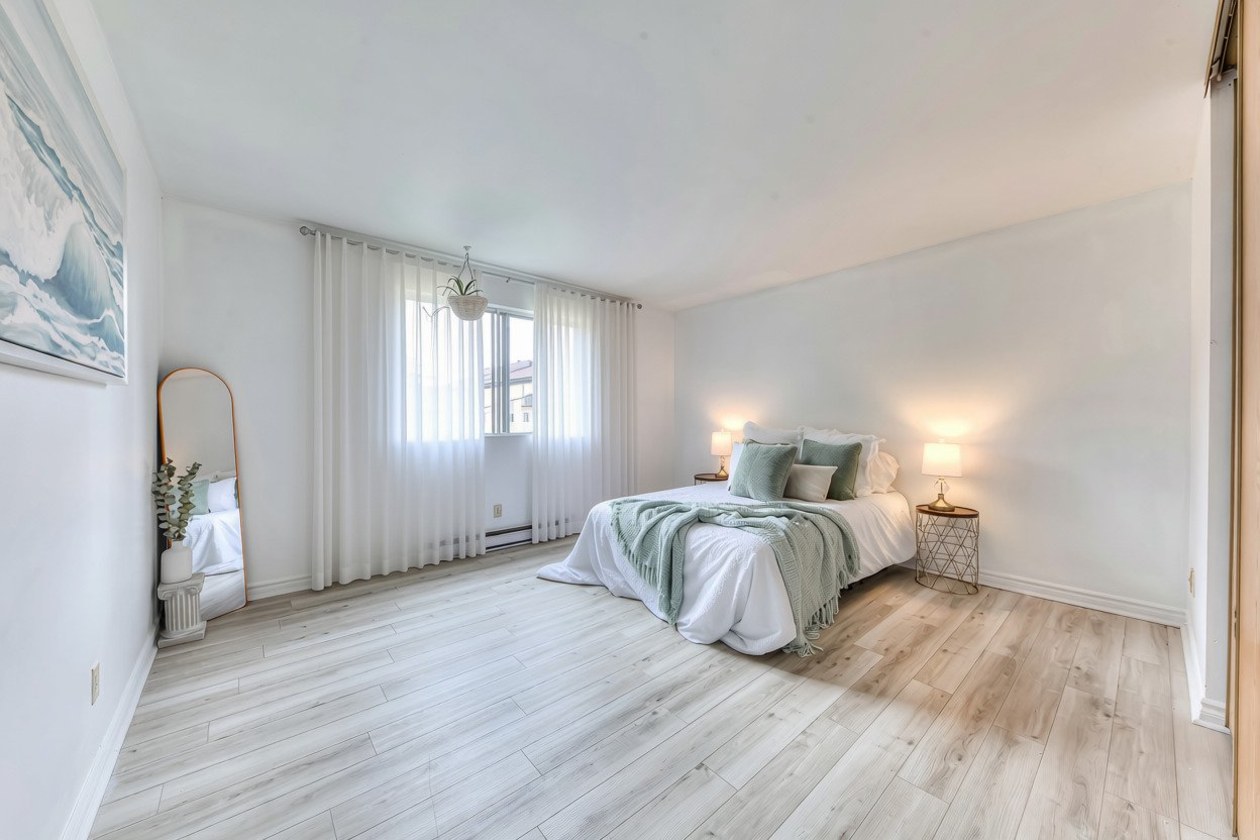 Master bedroom — 2475 Av. Aumont, Brossard