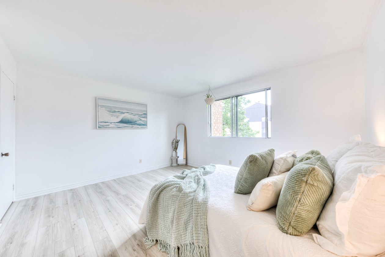Master bedroom — 2475 Av. Aumont, Brossard