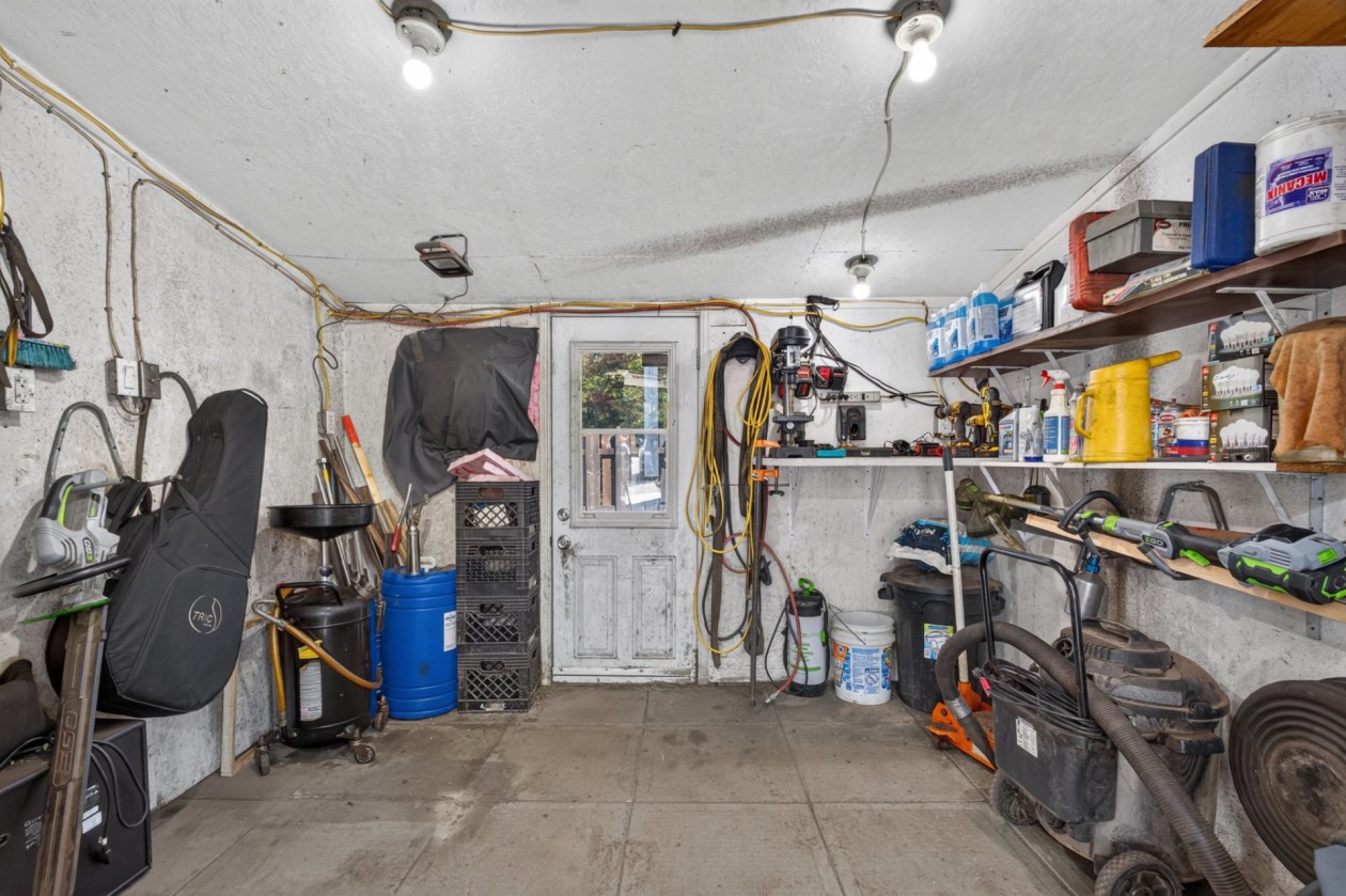 Garage — 1343 Rue Hamann, Québec
