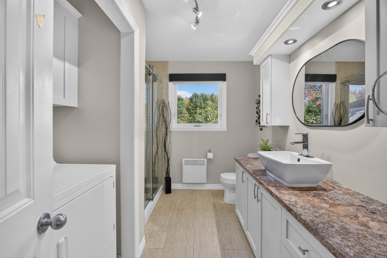 Salle de bains — 1343 Rue Hamann, Québec