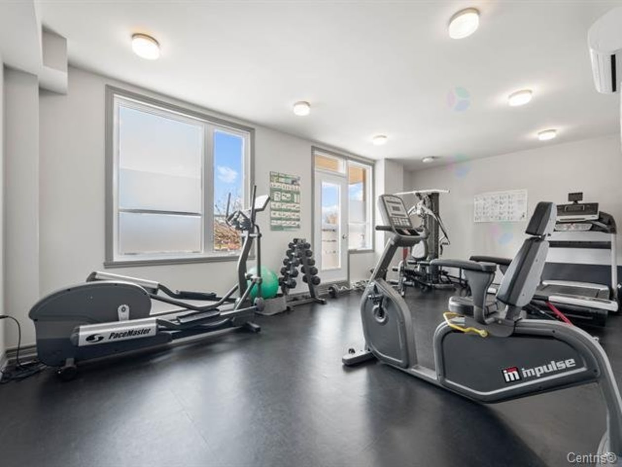 Salle d'exercice — 80 Rue Barnett, Dollard-Des-Ormeaux