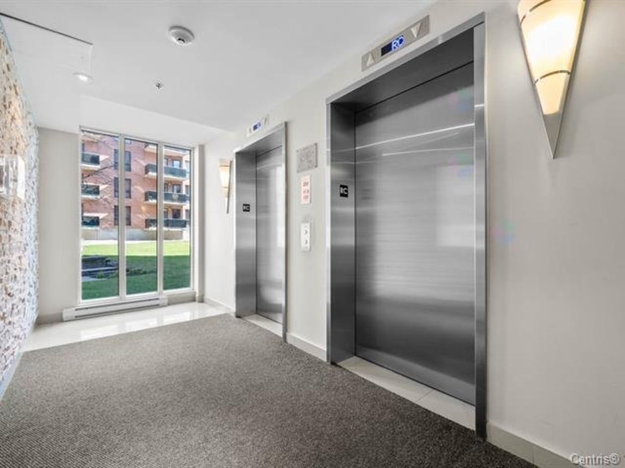Ascenseur — 80 Rue Barnett, Dollard-Des-Ormeaux