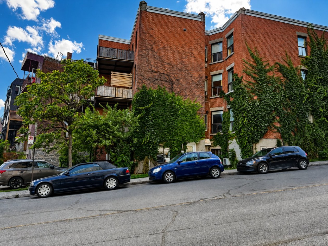 Façade — 2286 Rue Plessis, Montréal