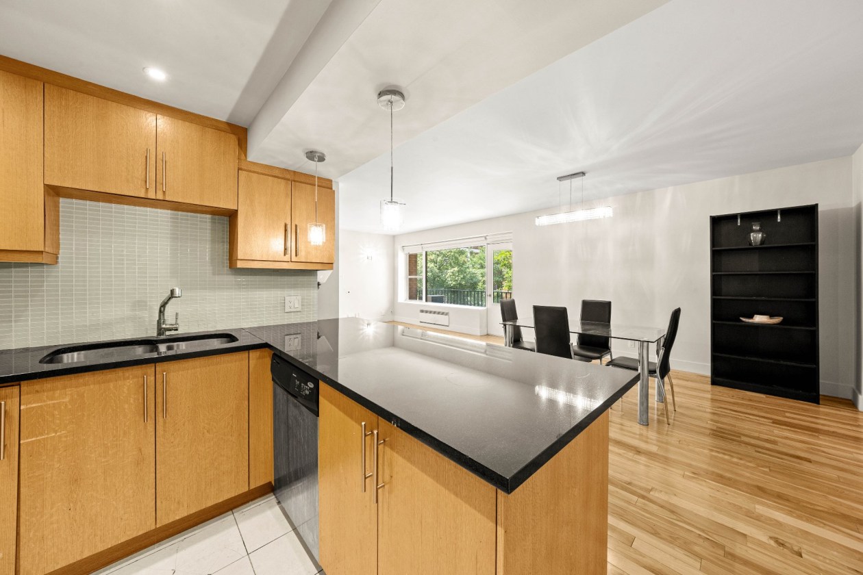 Photo 8 — 1520 Av. du Docteur-Penfield, Montréal