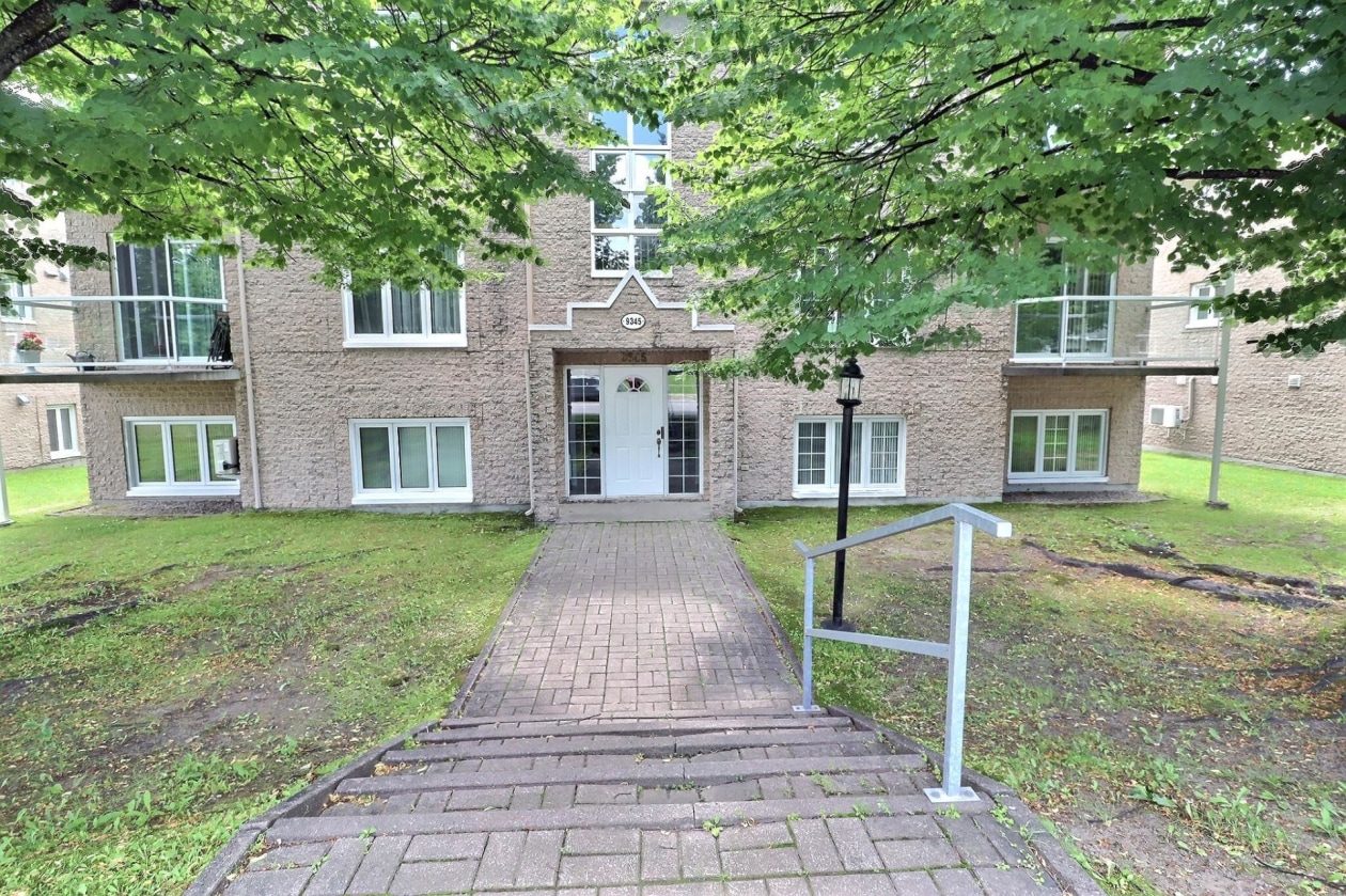 9345, Av. de Laval
