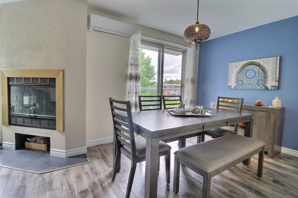 Salle à manger — 9345 Av. de Laval, Québec