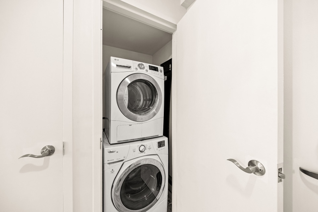 Salle de lavage — 1520 Av. du Docteur-Penfield, Montréal
