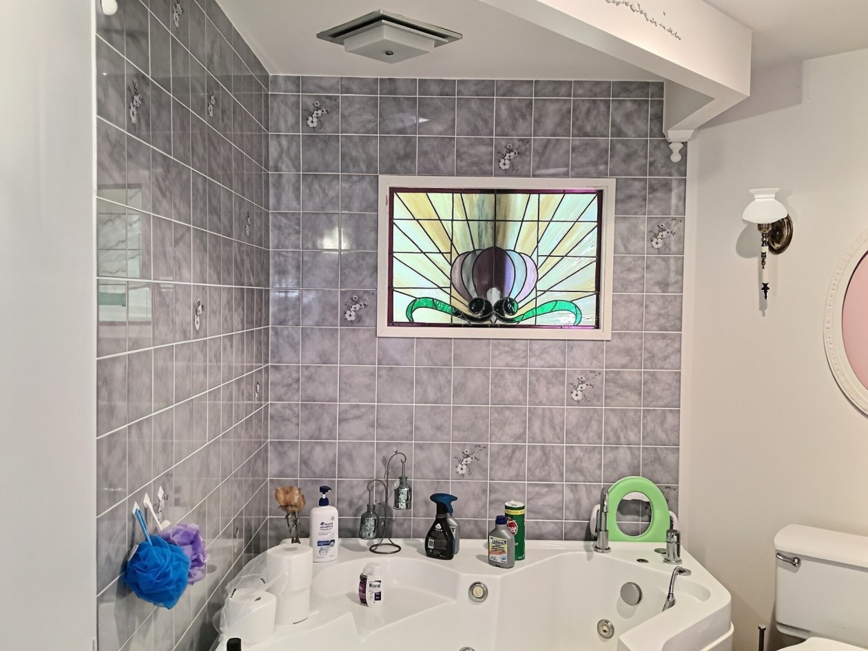 Salle de bains — 135 Rue des Saules O., Québec