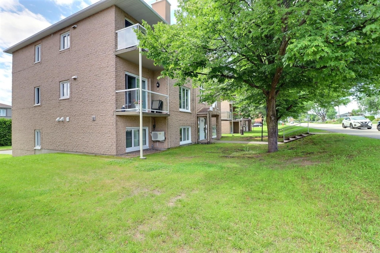 Extérieur — 9345 Av. de Laval, Québec