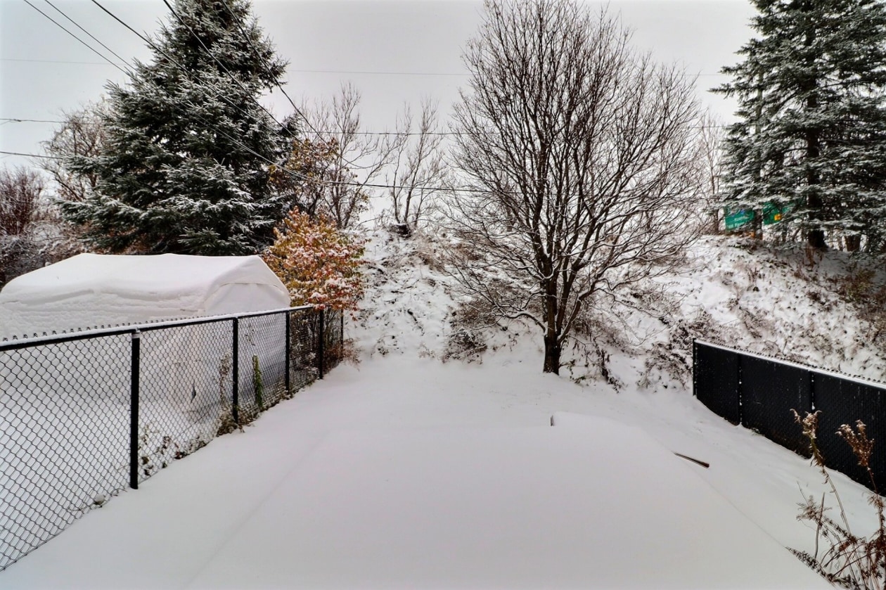 Cour — 527 Rue du Gîte, Québec