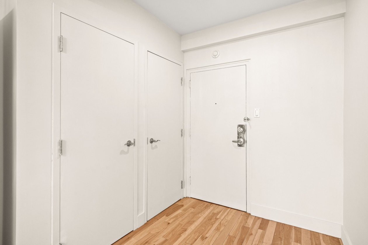 Salon — 1520 Av. du Docteur-Penfield, Montréal