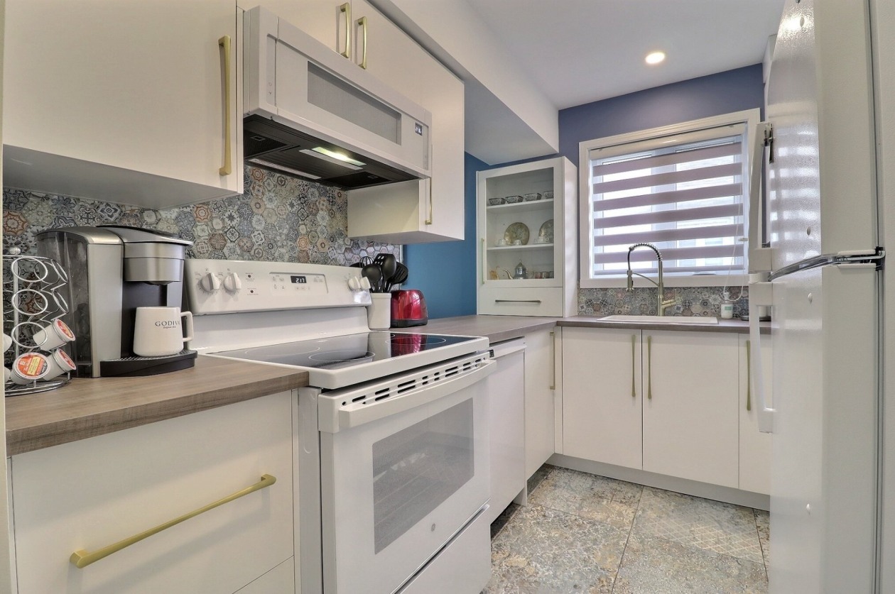 Photo 11 — 9345 Av. de Laval, Québec