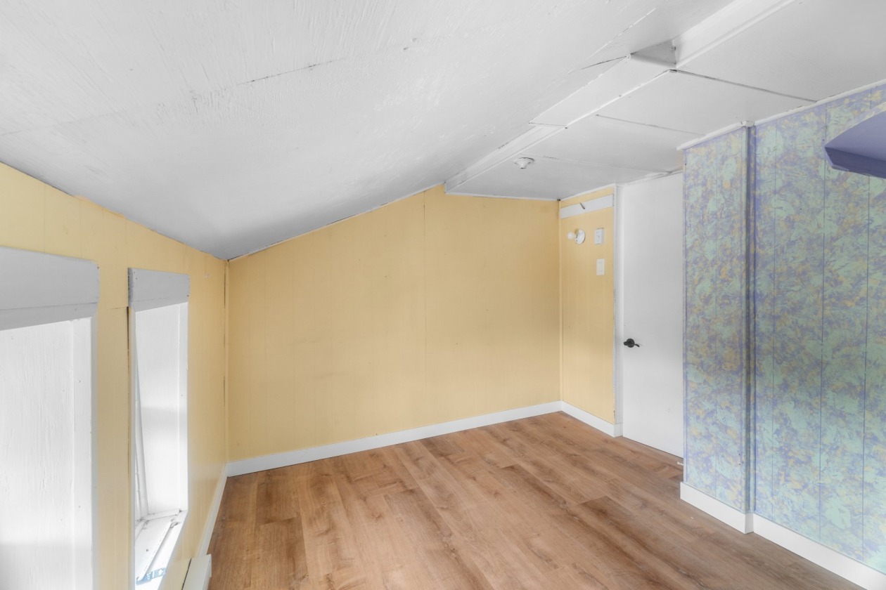 Chambre à coucher — 1505 - 1507 Ch. St-Dominique, Les Cèdres