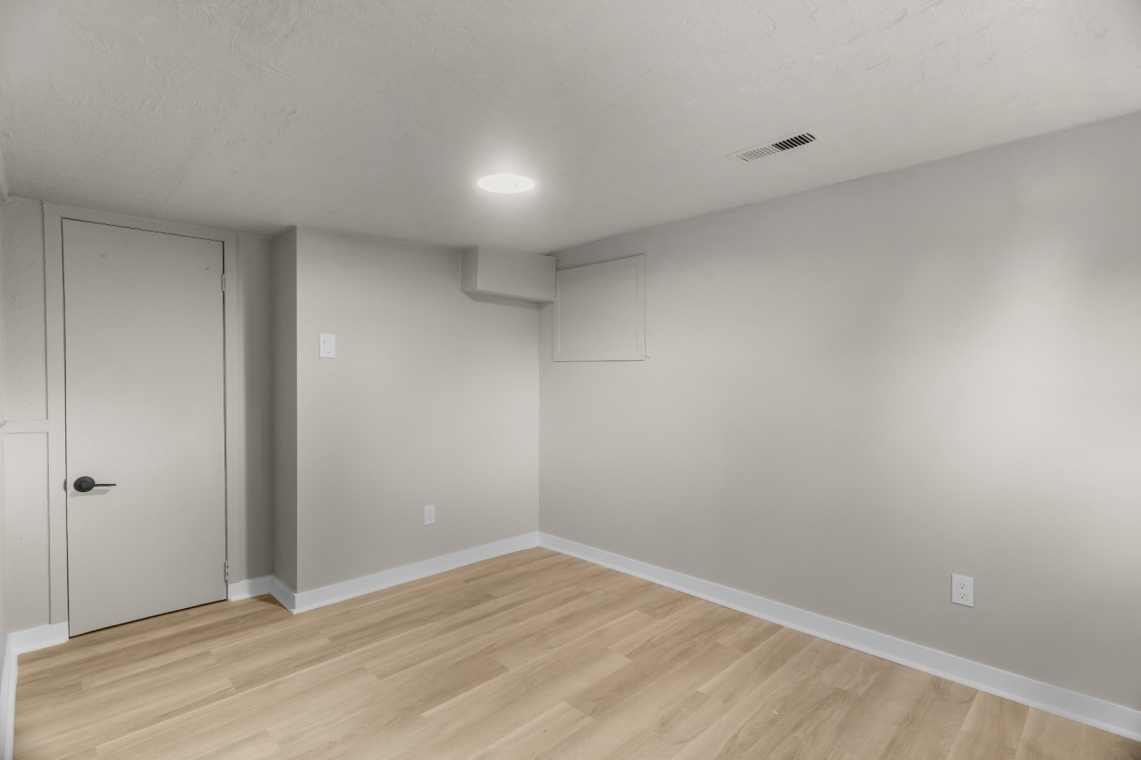 Chambre à coucher — 1505 - 1507 Ch. St-Dominique, Les Cèdres