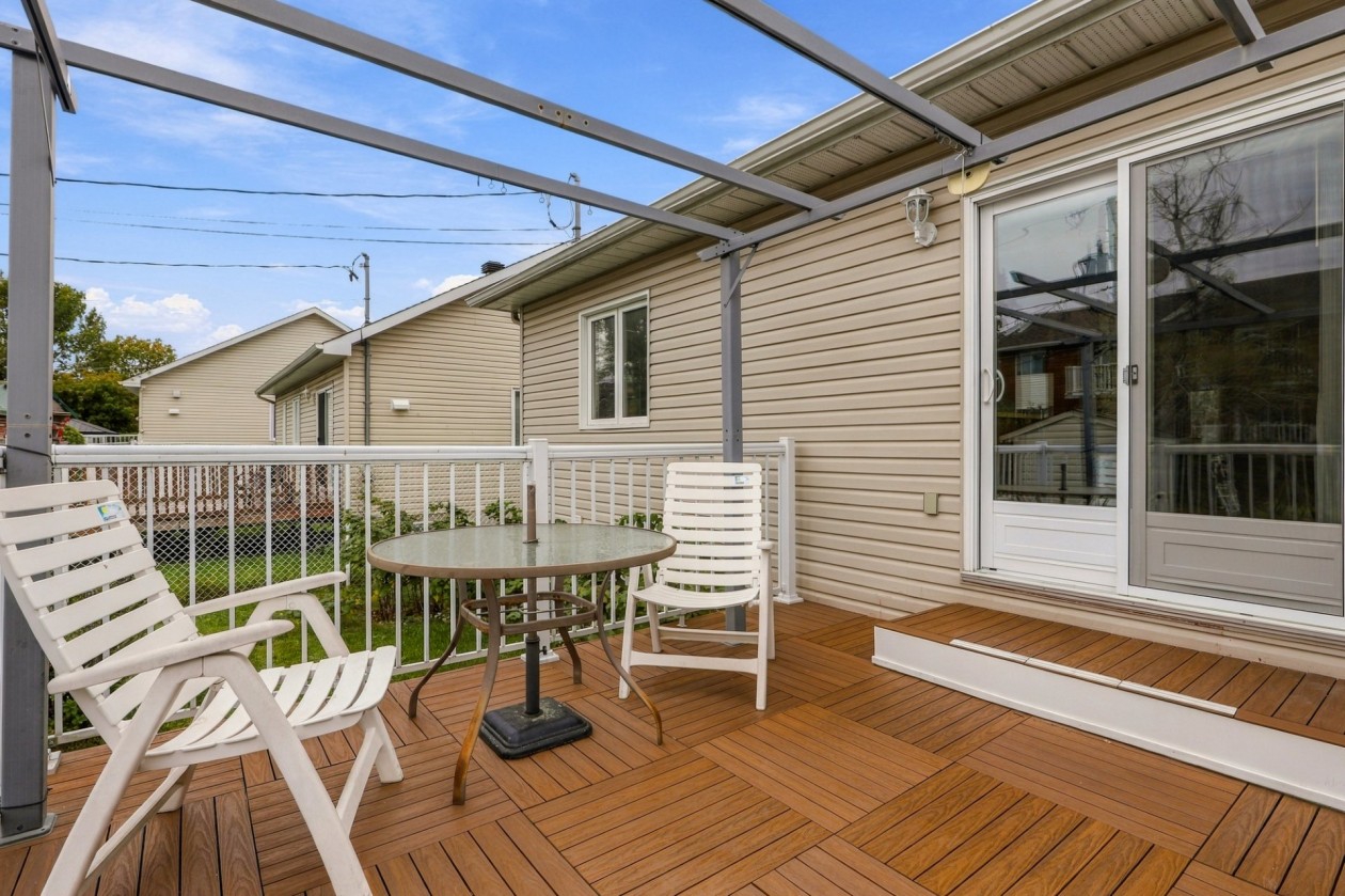 Terrasse — 8 Rue Cloutier, Gatineau