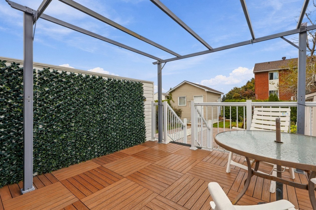 Terrasse — 8 Rue Cloutier, Gatineau