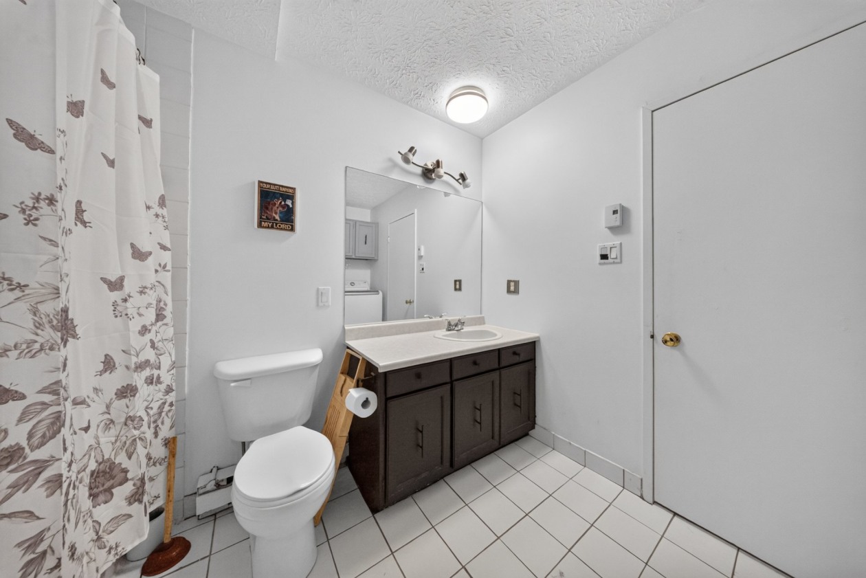 Salle de bains — 1030 Rue Le Corbusier, Granby