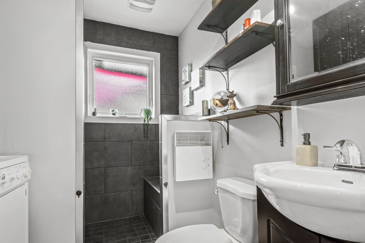 Salle de bains — 432 Rue du Campestre, Québec
