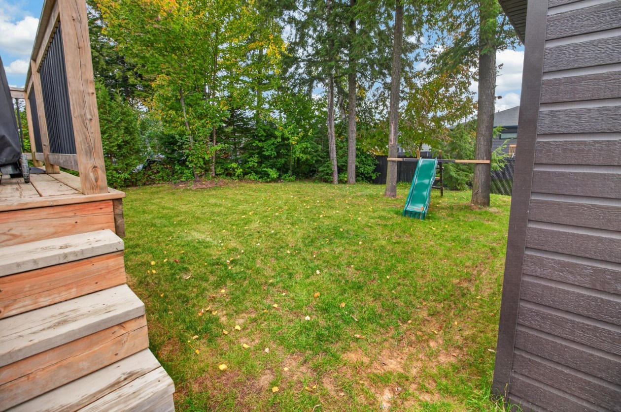 Yard — 2195 Rue Pierre-Matte, Shawinigan