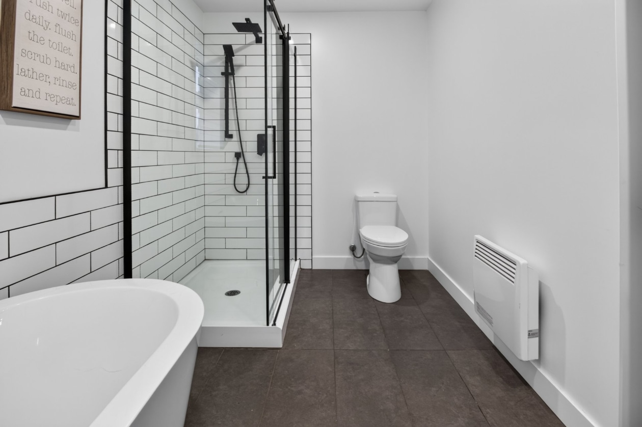 Bathroom — 2195 Rue Pierre-Matte, Shawinigan