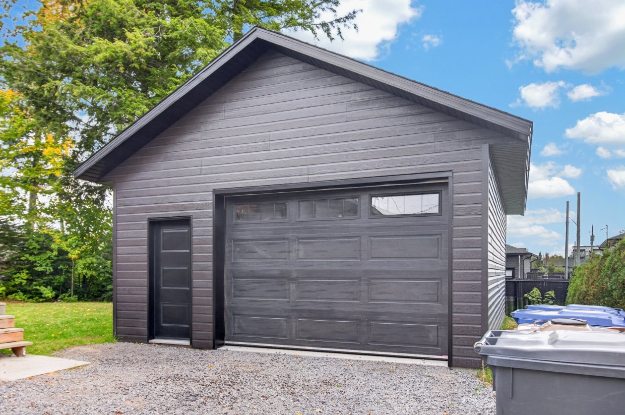 Garage — 2195 Rue Pierre-Matte, Shawinigan