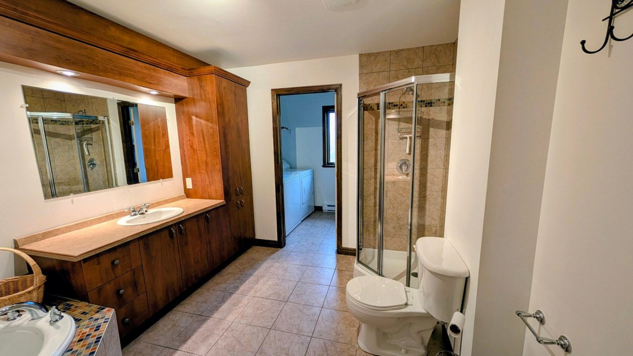 Salle de bains — 149 Ch. du Bon-Air, Stoneham-et-Tewkesbury