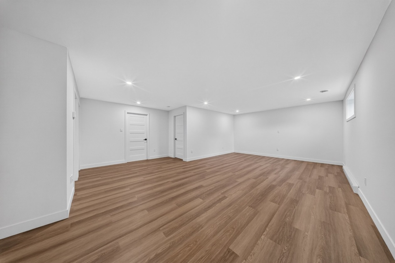 Salle familiale — 566 Route 116, Acton Vale