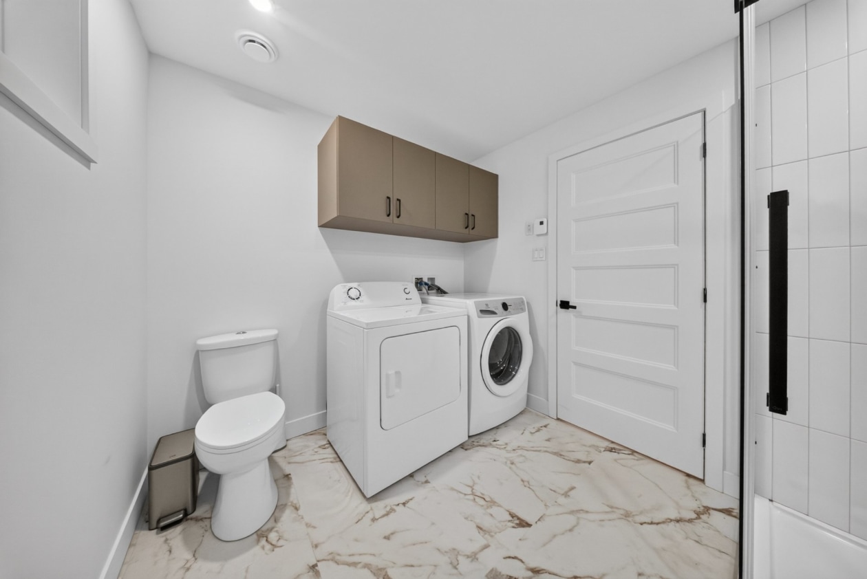Salle de bains — 566 Route 116, Acton Vale