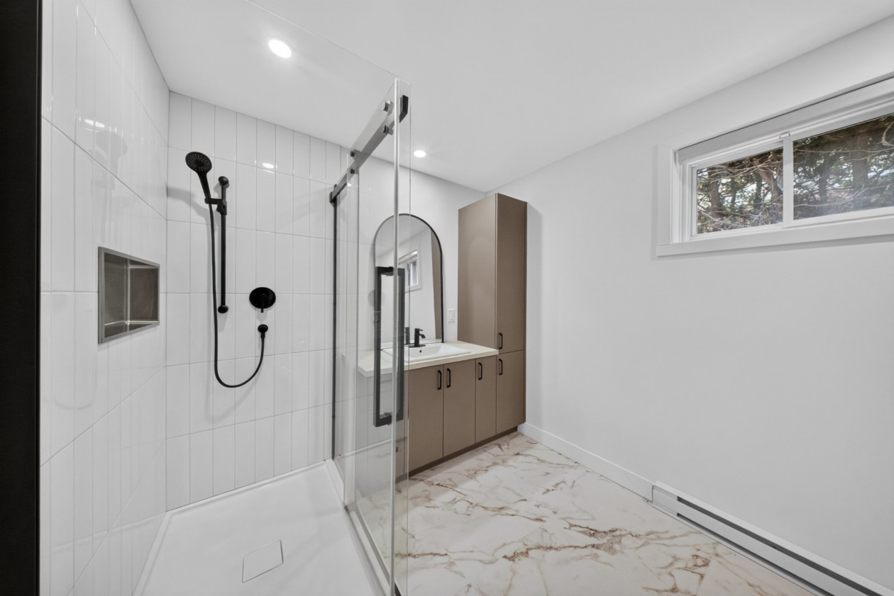 Salle de bains — 566 Route 116, Acton Vale