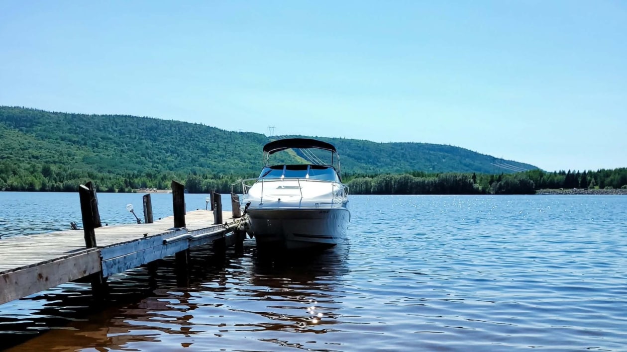 Bord de l'eau — 8082 Route de Kénogami, Saguenay