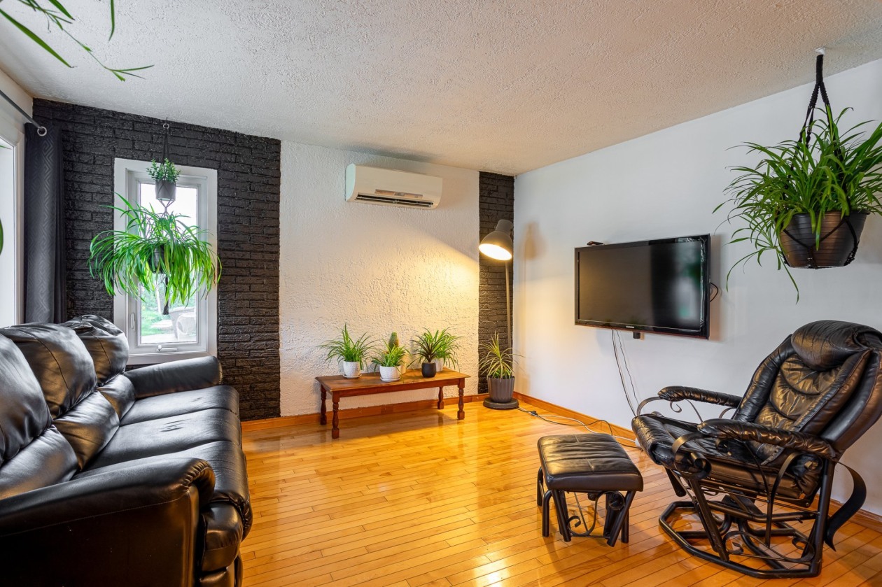 Salon — 421 Rue de l'Alouette, Shawinigan