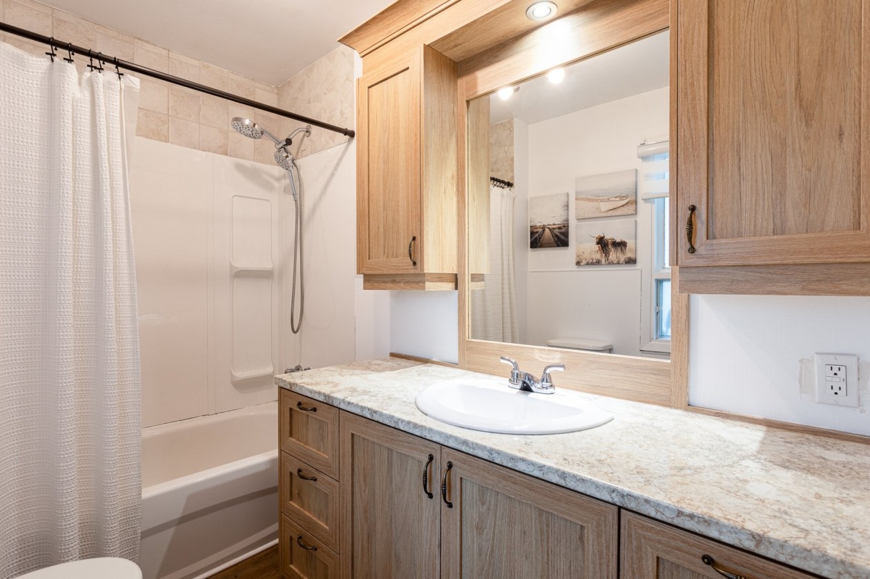 Salle de bains — 421 Rue de l'Alouette, Shawinigan