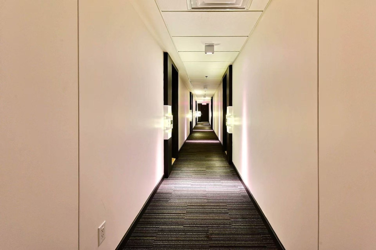 Corridor — 1414 Rue Chomedey, Montréal