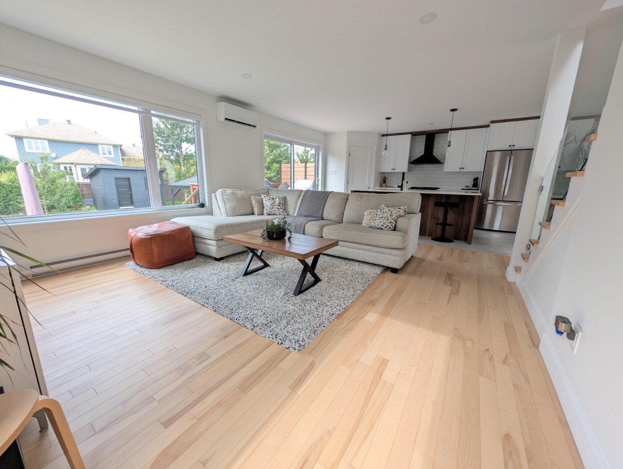 Salon — 49 Rue des Poiriers, Pont-Rouge