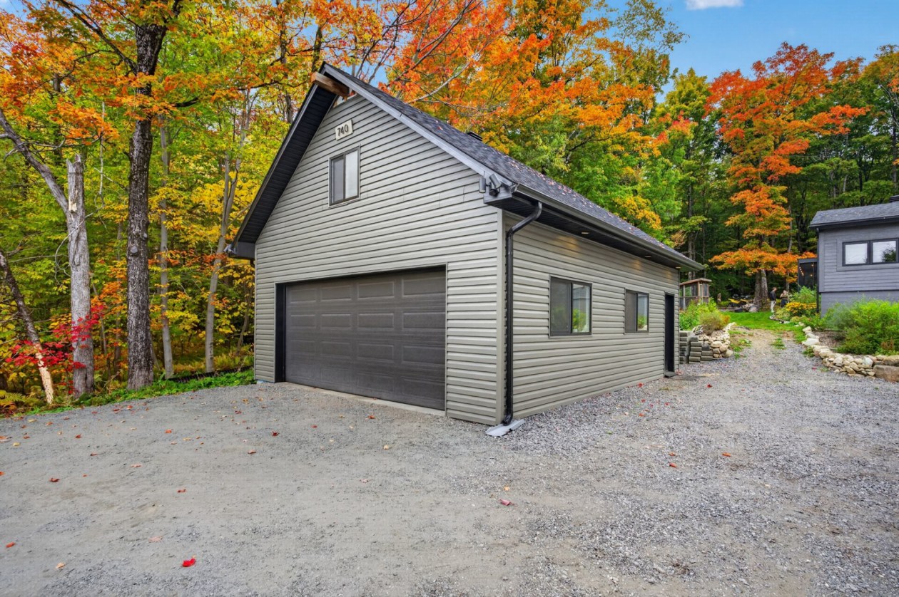 Garage — 740 Rue George-Muir, Québec