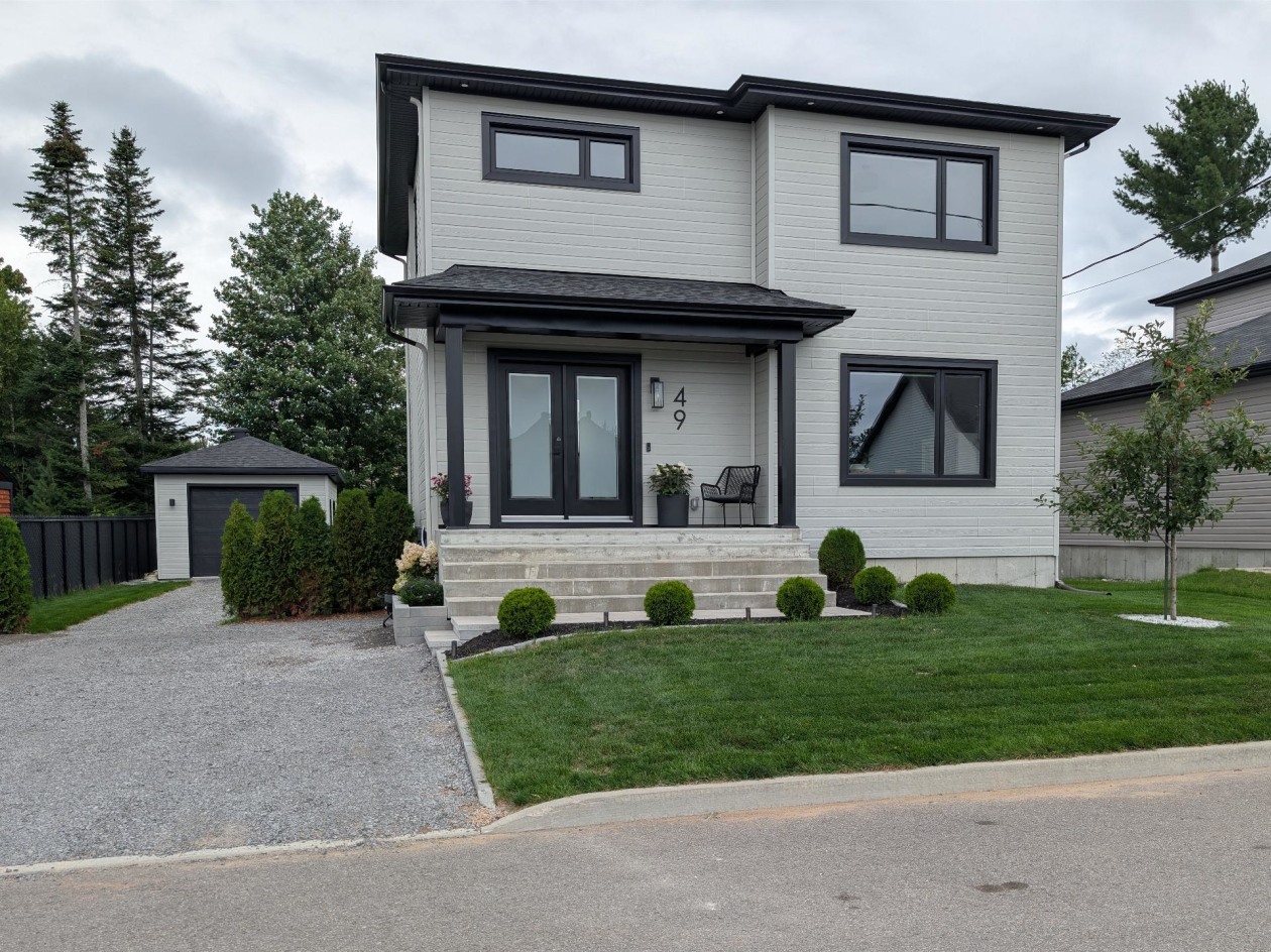 Façade — 49 Rue des Poiriers, Pont-Rouge